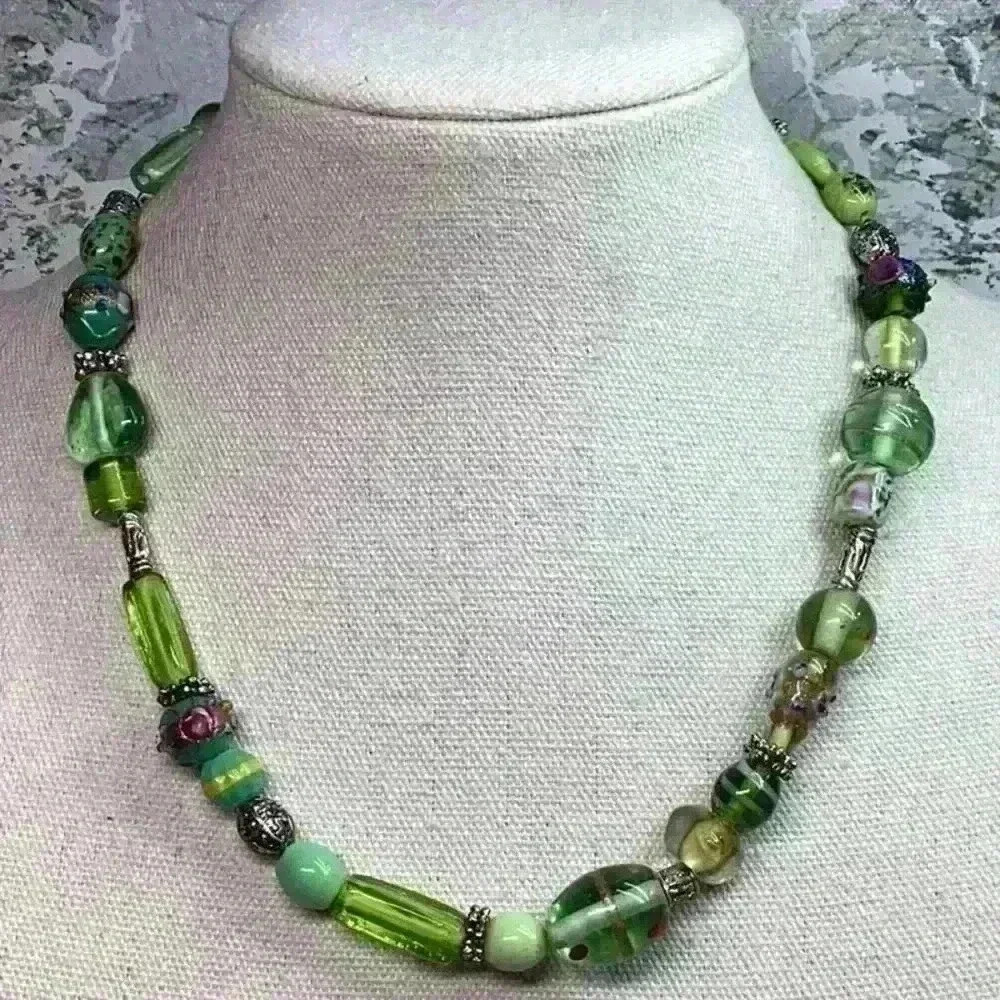 Vintage Unique Green Glass Beaded Necklace- Wedding Cake foil